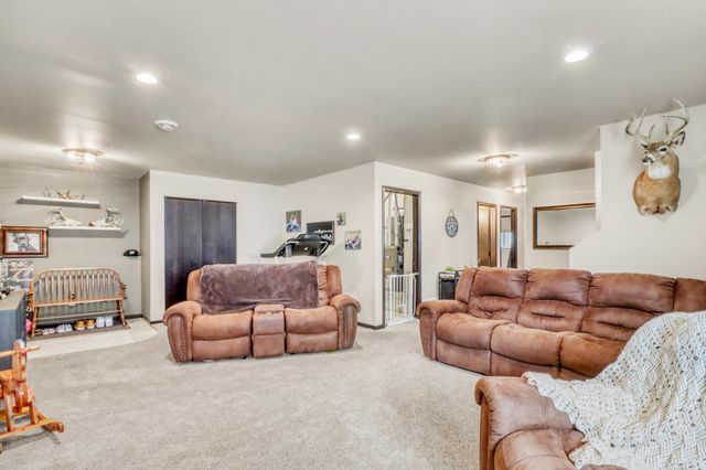 6726 69th Avenue S, Horace, ND 58047