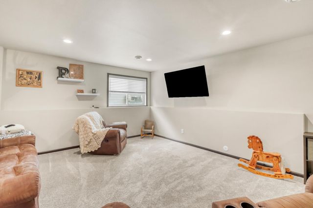 6726 69th Avenue S, Horace, ND 58047