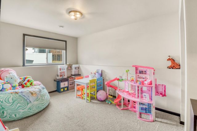 6726 69th Avenue S, Horace, ND 58047