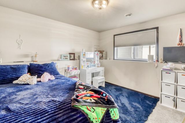 6726 69th Avenue S, Horace, ND 58047