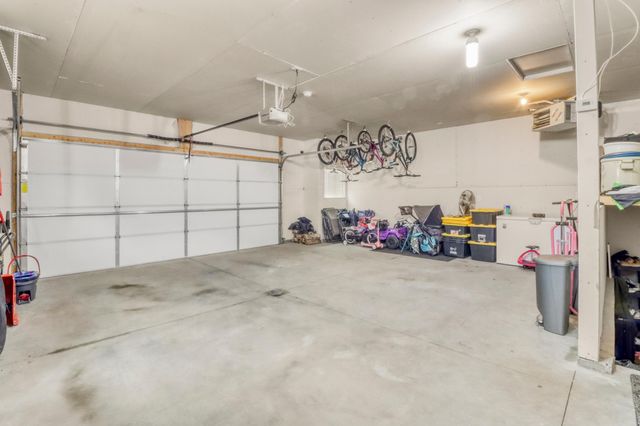 6726 69th Avenue S, Horace, ND 58047