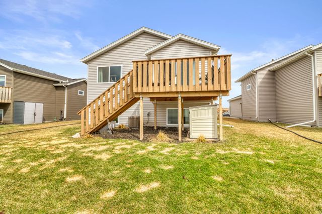 6726 69th Avenue S, Horace, ND 58047