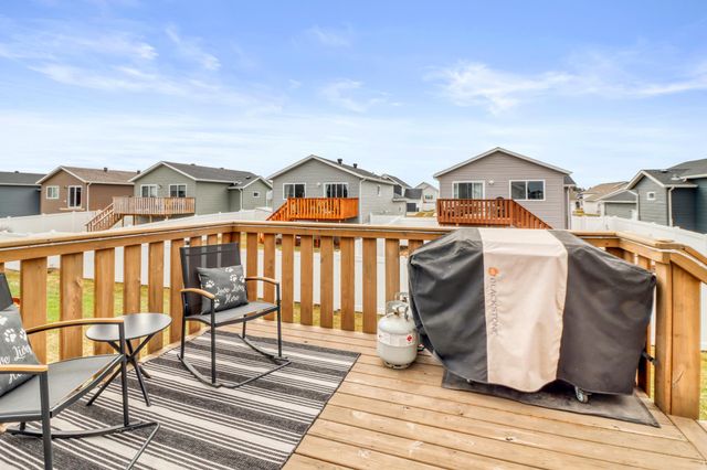 6726 69th Avenue S, Horace, ND 58047