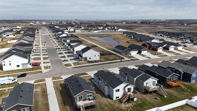 6726 69th Avenue S, Horace, ND 58047