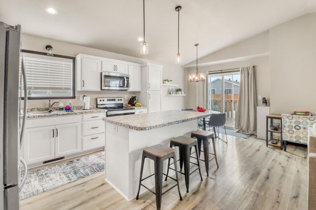 6726 69th Avenue S, Horace, ND 58047