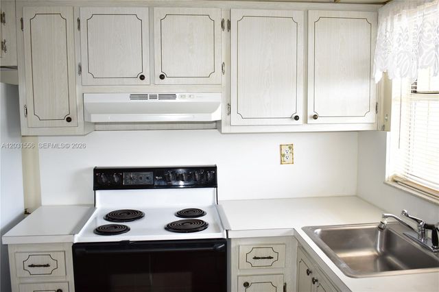 2701 N Pine Island Rd 311, Sunrise, FL 33322