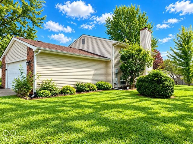 530 Quail Run, Greenwood, IN 46142