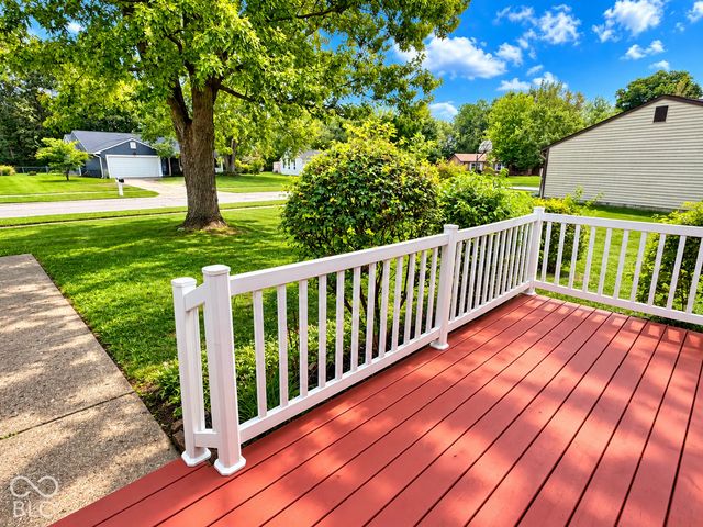 530 Quail Run, Greenwood, IN 46142