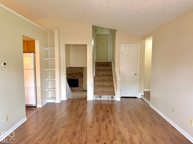 530 Quail Run, Greenwood, IN 46142