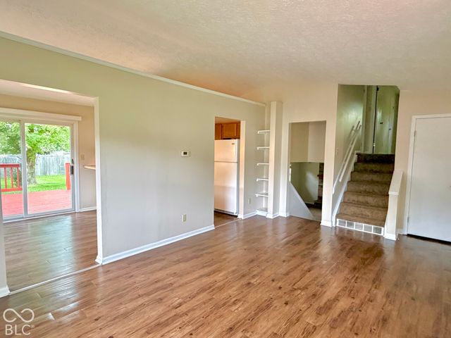 530 Quail Run, Greenwood, IN 46142