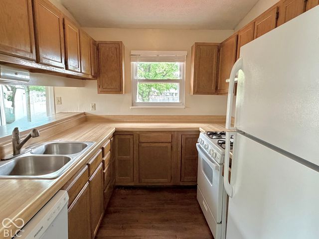 530 Quail Run, Greenwood, IN 46142