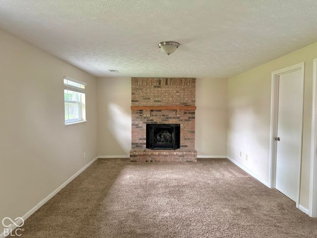 530 Quail Run, Greenwood, IN 46142