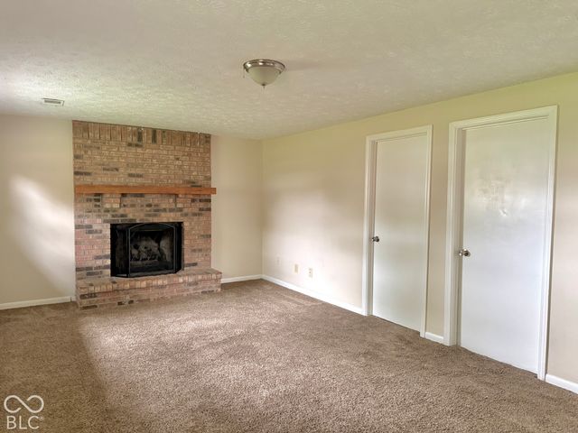 530 Quail Run, Greenwood, IN 46142
