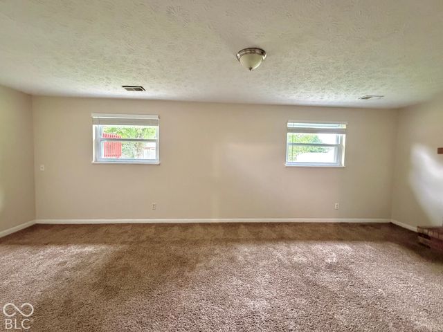 530 Quail Run, Greenwood, IN 46142