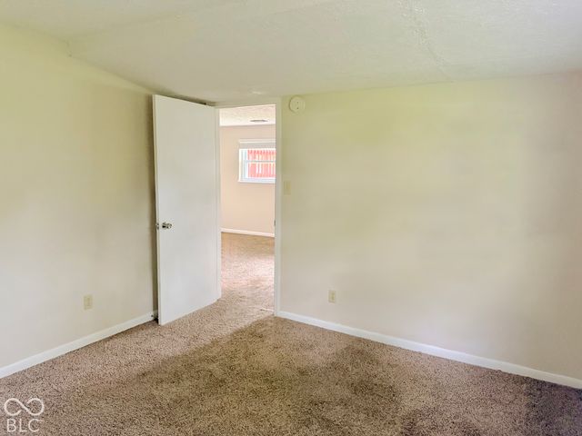 530 Quail Run, Greenwood, IN 46142