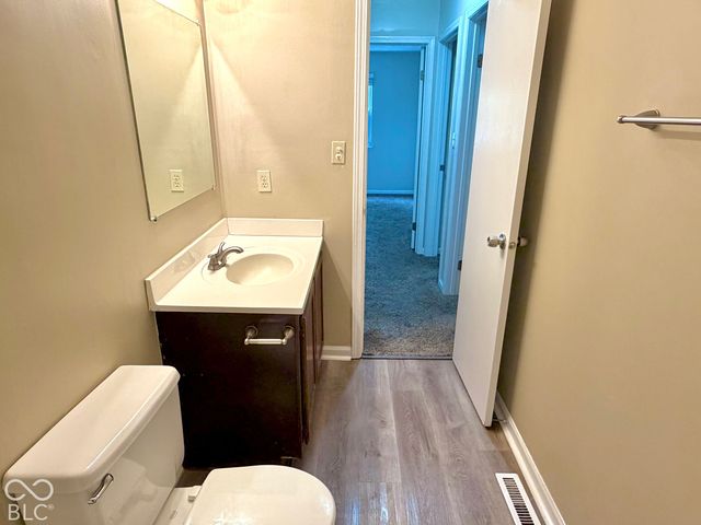 530 Quail Run, Greenwood, IN 46142
