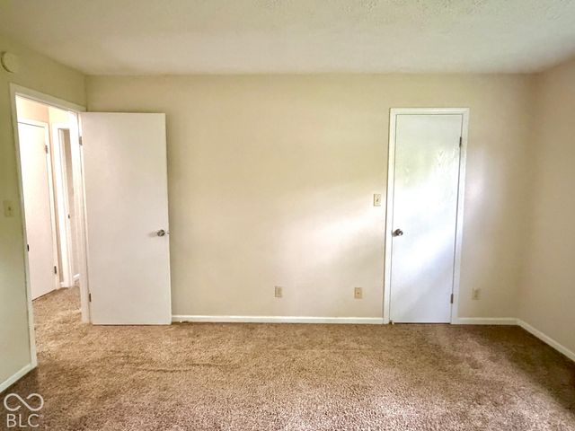 530 Quail Run, Greenwood, IN 46142