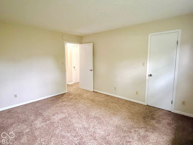 530 Quail Run, Greenwood, IN 46142