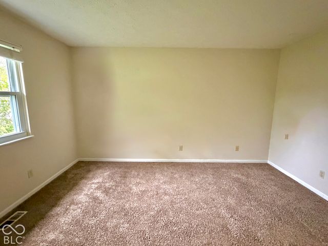 530 Quail Run, Greenwood, IN 46142