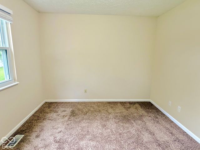 530 Quail Run, Greenwood, IN 46142