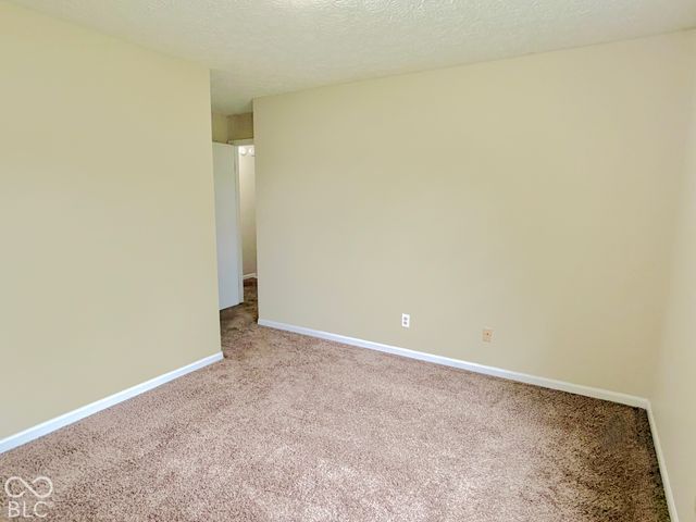 530 Quail Run, Greenwood, IN 46142