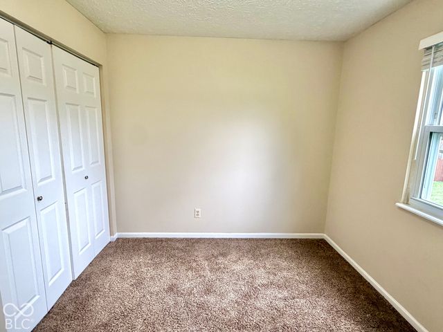 530 Quail Run, Greenwood, IN 46142