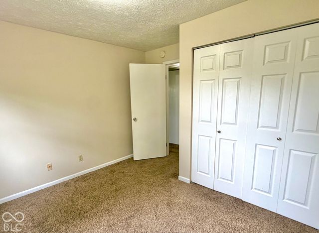 530 Quail Run, Greenwood, IN 46142