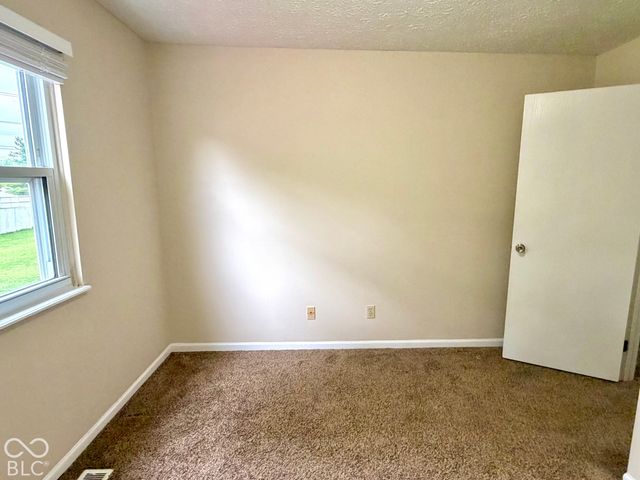 530 Quail Run, Greenwood, IN 46142