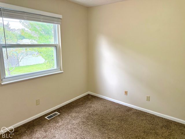 530 Quail Run, Greenwood, IN 46142