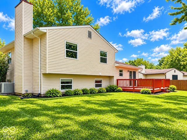 530 Quail Run, Greenwood, IN 46142