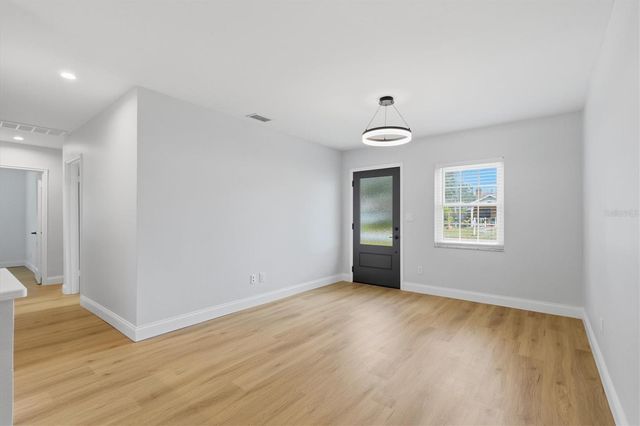 4702 W BAY VIEW AVENUE, Tampa, FL 33611