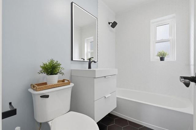 4702 W BAY VIEW AVENUE, Tampa, FL 33611