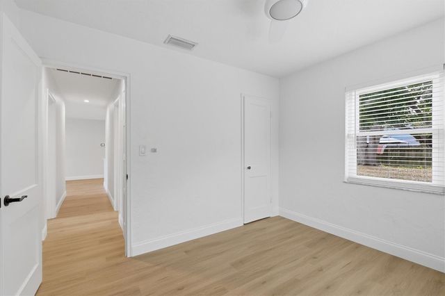 4702 W BAY VIEW AVENUE, Tampa, FL 33611