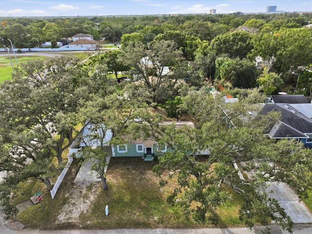 4702 W BAY VIEW AVENUE, Tampa, FL 33611