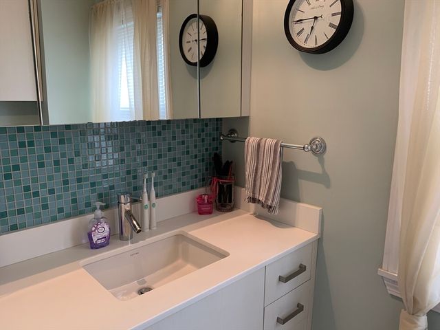 907 East 4th St. 3, Boston, MA 02127