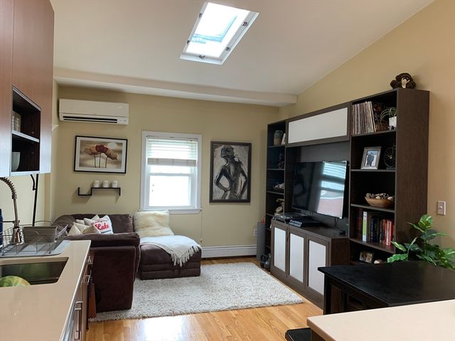 907 East 4th St. 3, Boston, MA 02127