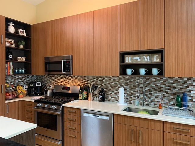 907 East 4th St. 3, Boston, MA 02127