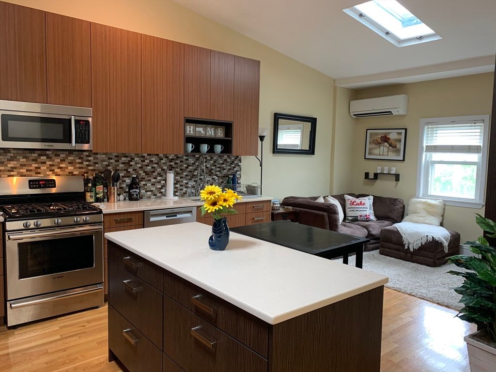 907 East 4th St. 3, Boston, MA 02127