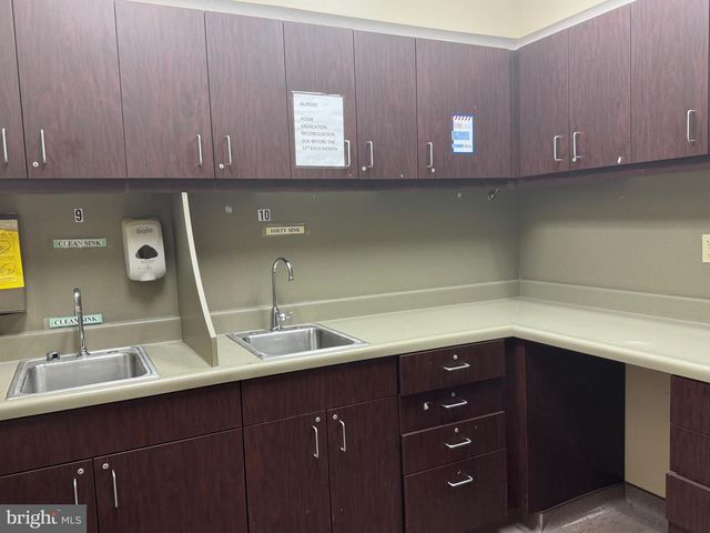 1730 HAMLIN ST NE, Washington, DC 20018