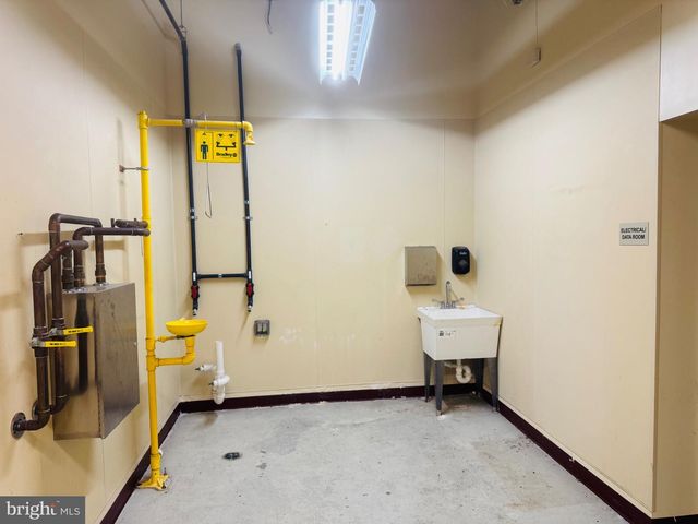 1730 HAMLIN ST NE, Washington, DC 20018