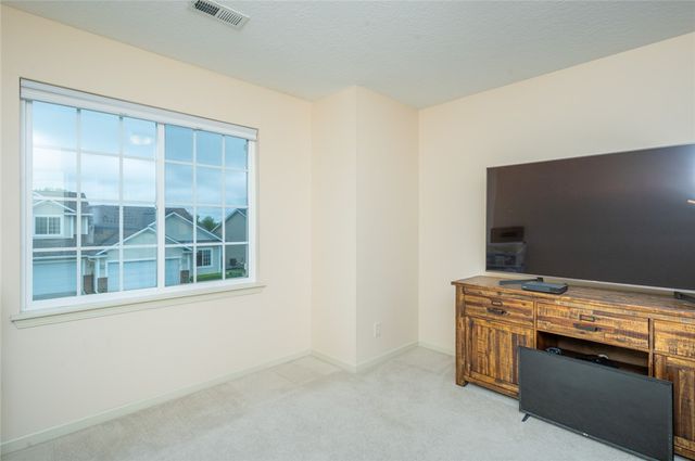 6525 SE Sweetgrass Lane, Pleasant Hill, IA 50327