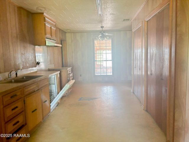 10130 Romules Road, Kaplan, LA 70548