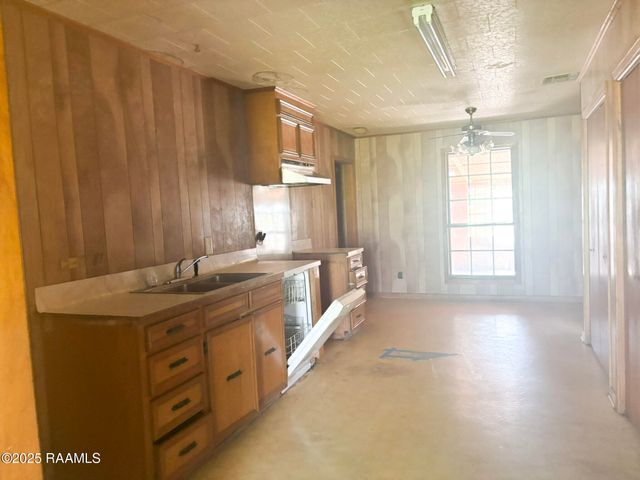 10130 Romules Road, Kaplan, LA 70548