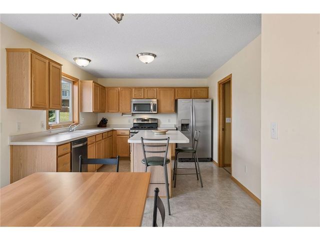 49 Windsor Wood Path, Hudson, WI 54016