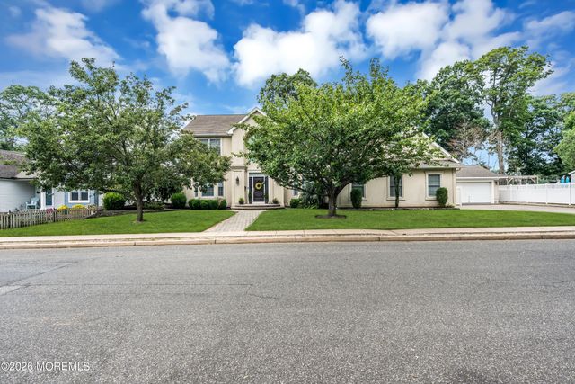 1209 Rue Avenue, Point Pleasant, NJ 08742