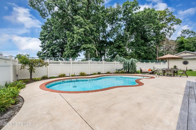 1209 Rue Avenue, Point Pleasant, NJ 08742