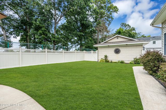 1209 Rue Avenue, Point Pleasant, NJ 08742