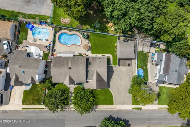 1209 Rue Avenue, Point Pleasant, NJ 08742