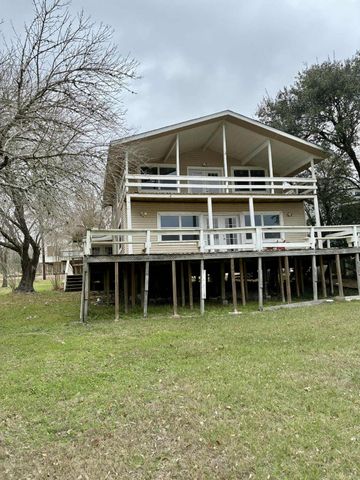 57 Lake Shore Lane, Riverside, TX 77320