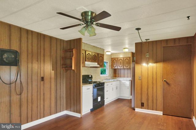828 SPRING CITY RD, Phoenixville, PA 19460